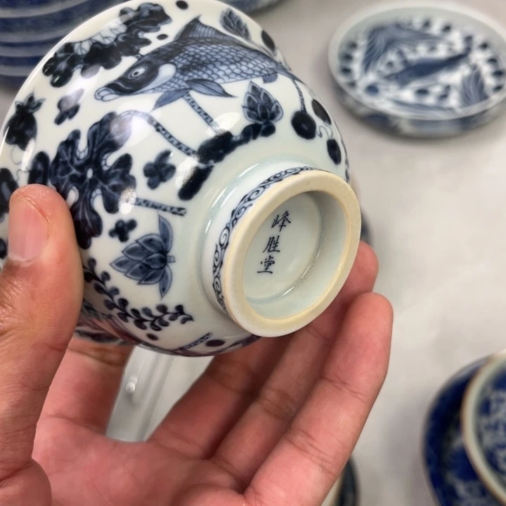 摆件瓷青花鱼澡纹大压手