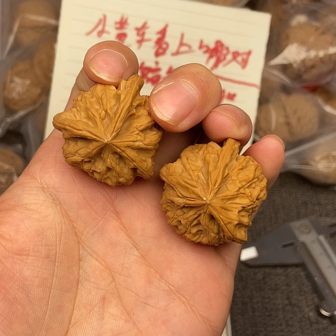 核桃三棱玉玺狮子头36尺寸编号882