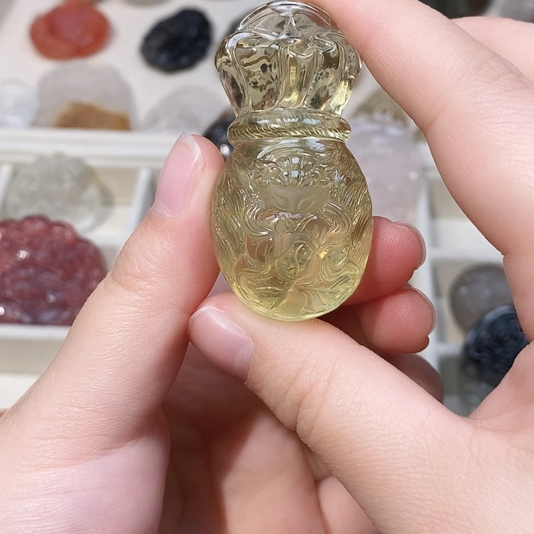 颈饰未镶嵌水晶黄水