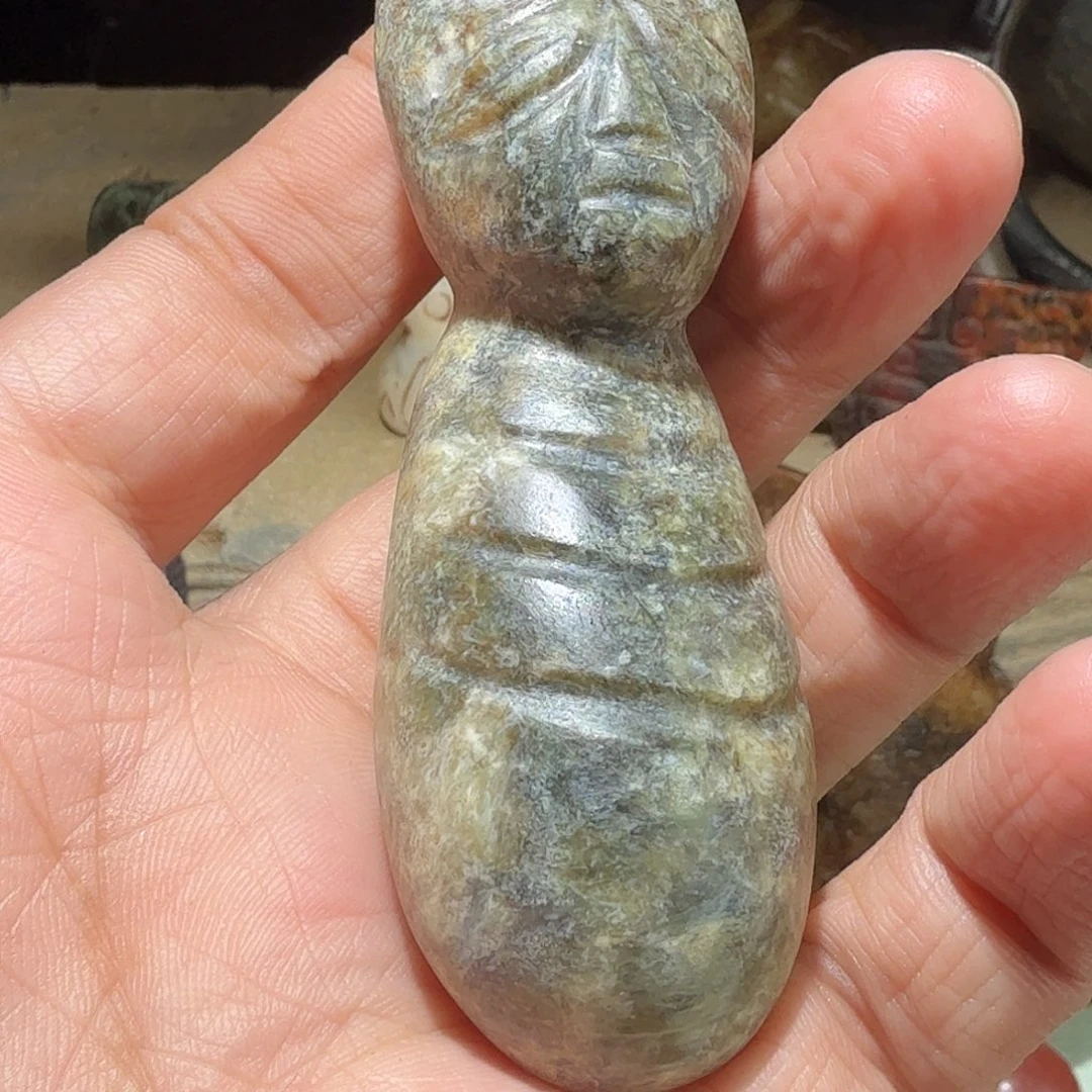 慧***和颈饰未镶嵌和田玉