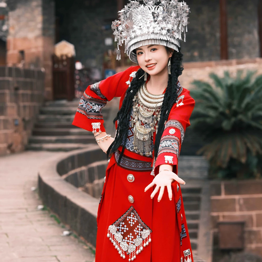 苗寨苗族套装女少数民族服饰影楼古风舞台凤凰旅拍网红服装成人