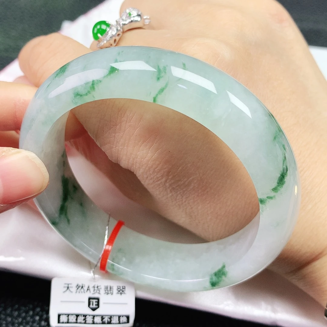 翡翠手镯未镶嵌58轮胎