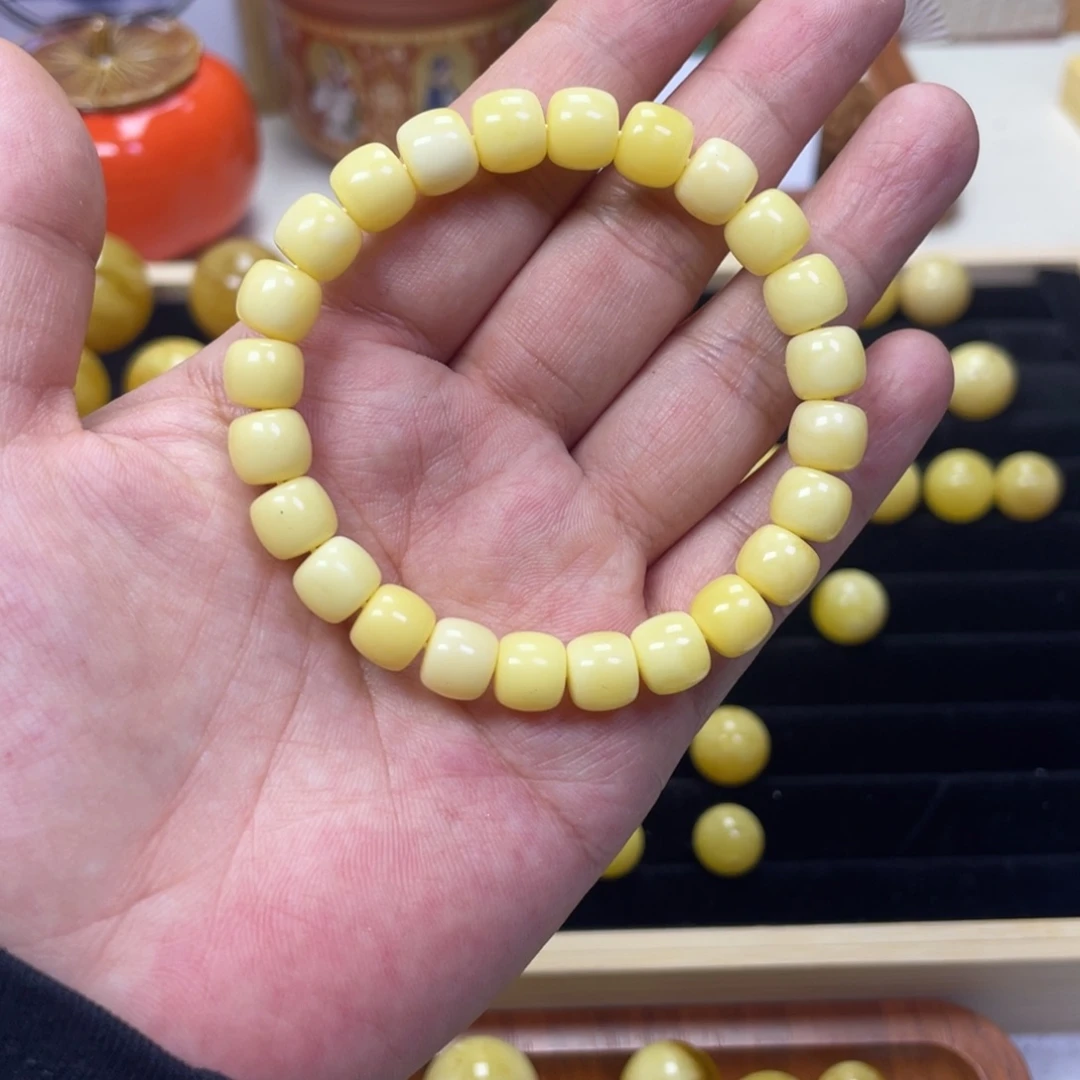 蜜蜡未镶嵌裸石微瑕8.9