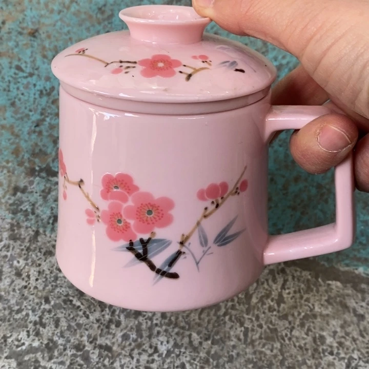 盖碗陶瓷小****奶红稀土翠竹办公杯 带茶漏 红旗底