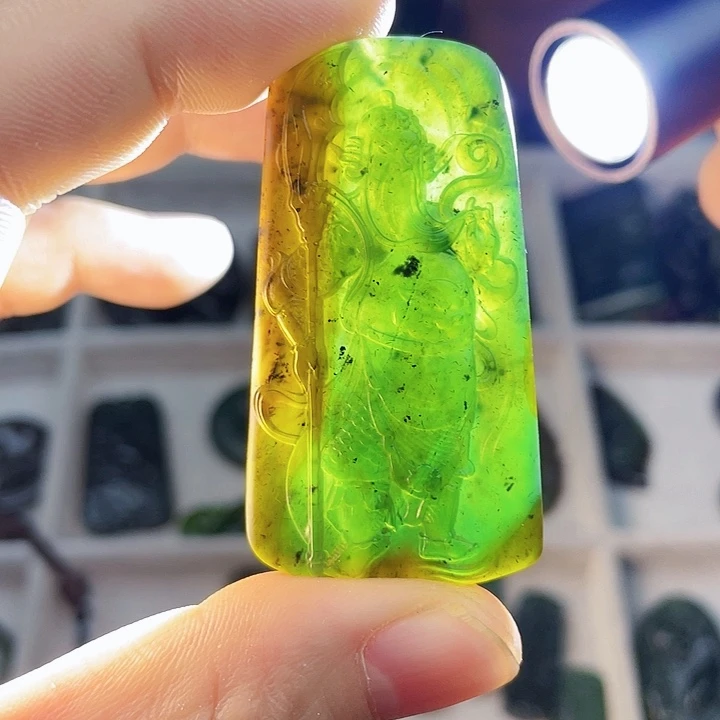 蛇纹石玉未镶嵌挂件