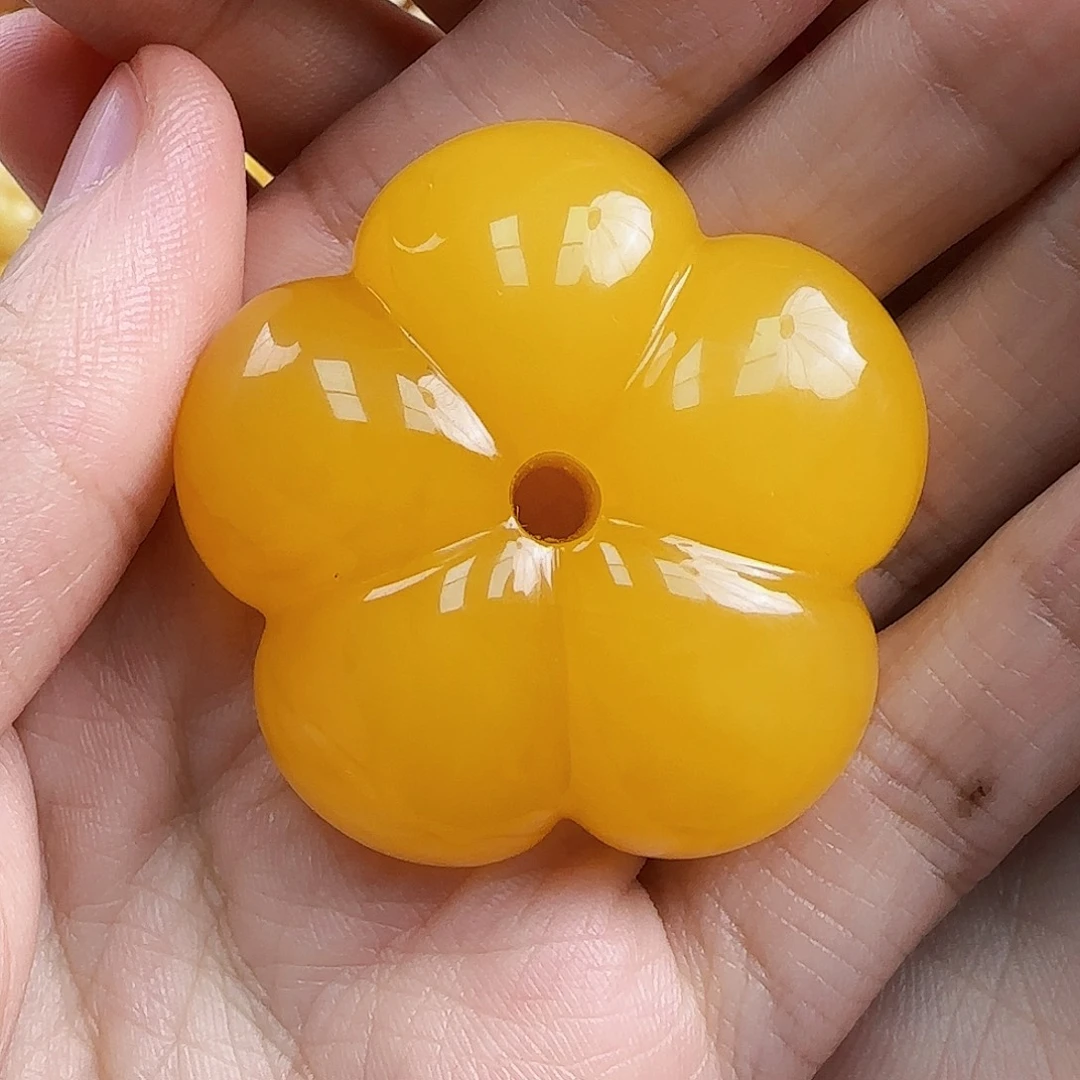 蜜蜡未镶嵌珠宝奇石