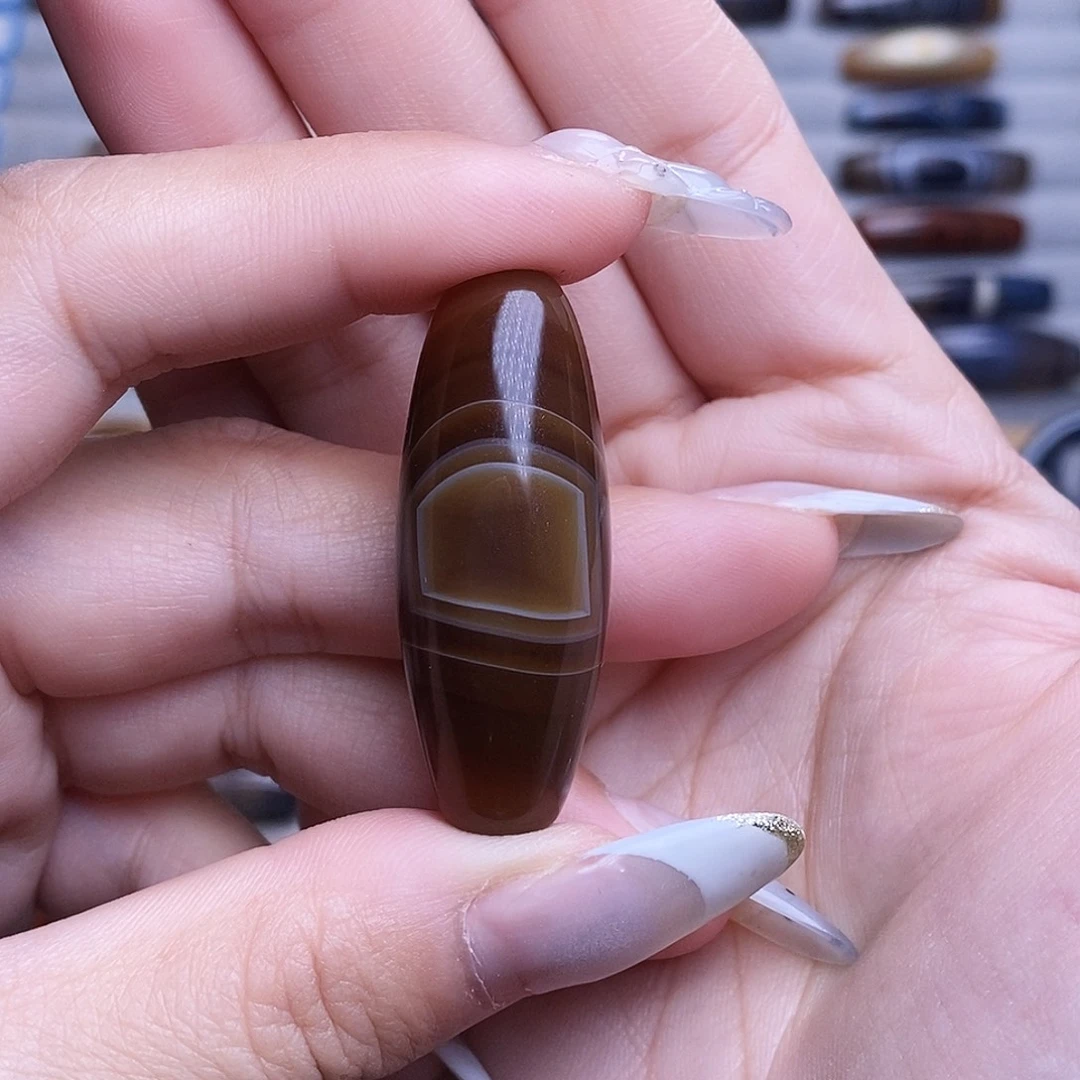 未镶嵌颈饰玛瑙/玉髓昂*