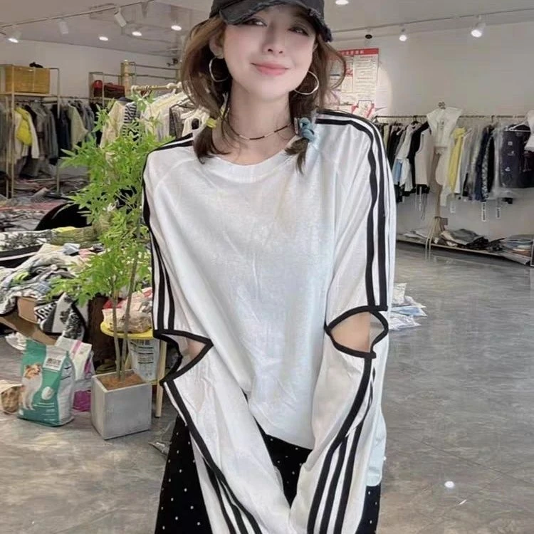 套头防晒衫女潮2025新款三道杠破洞露胳膊洋气过臂部夏季长袖T恤