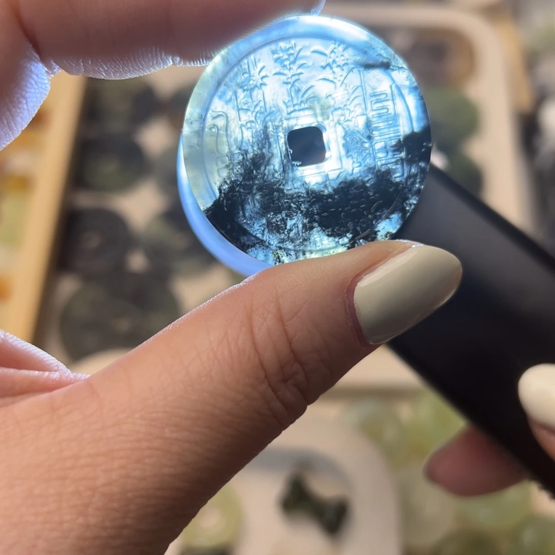 蛇纹石玉颈饰合金