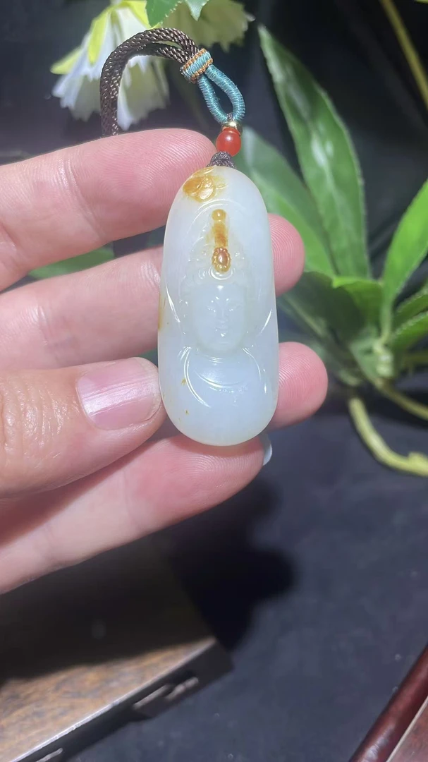 新疆和田玉籽玉观音吊坠