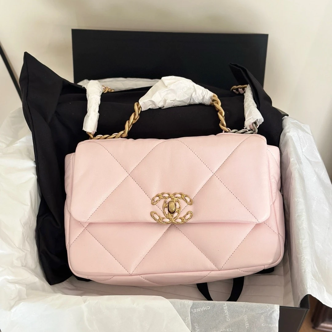 未使用 Chanel/香奈儿 19bag/单肩包  22p樱花粉 羊皮，淡粉色