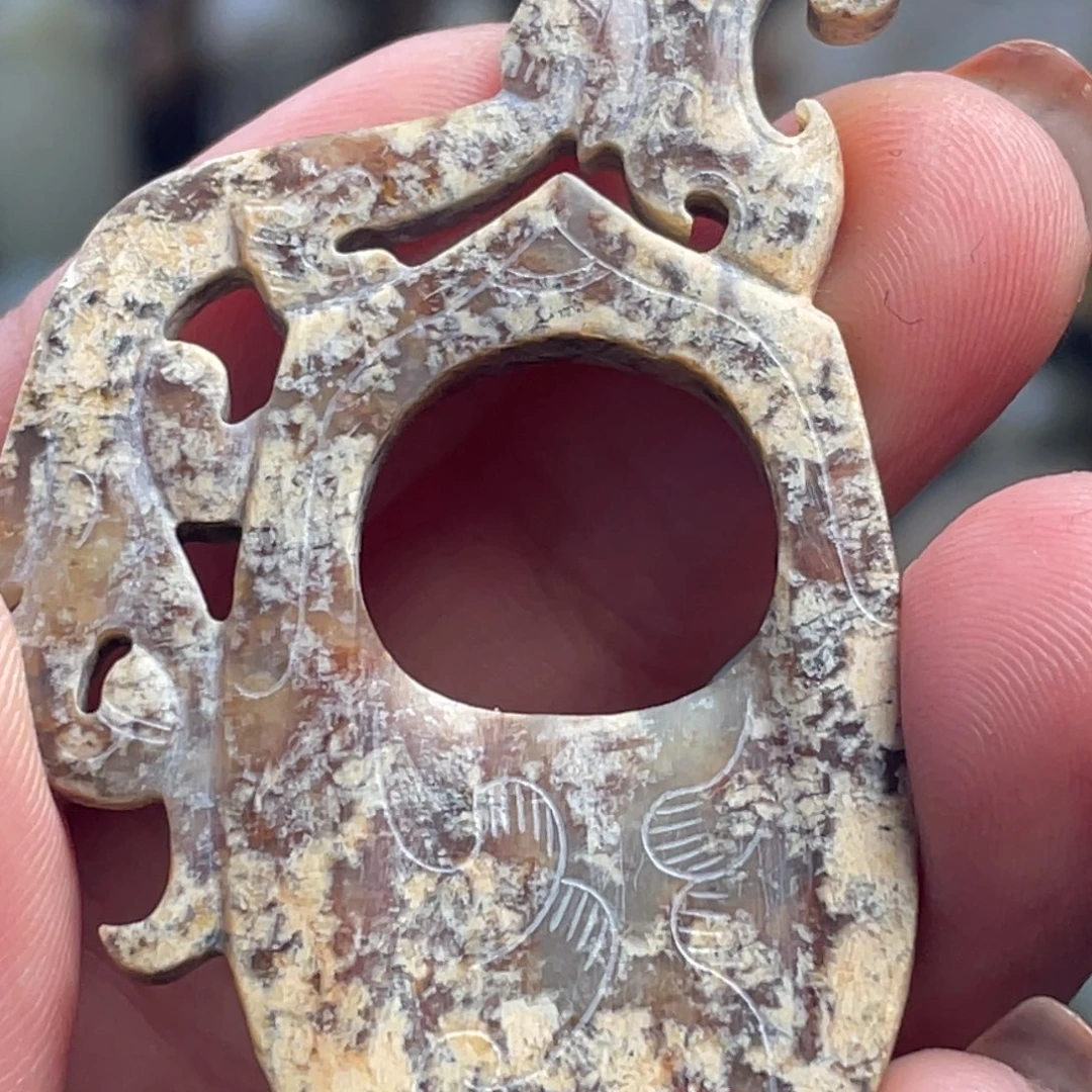 用***8和田玉未镶嵌颈饰