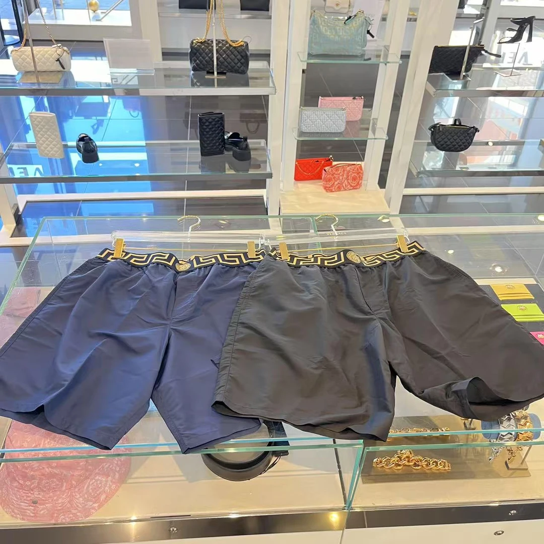 未使用 VERSACE/范思哲 男士回形纹休闲短裤