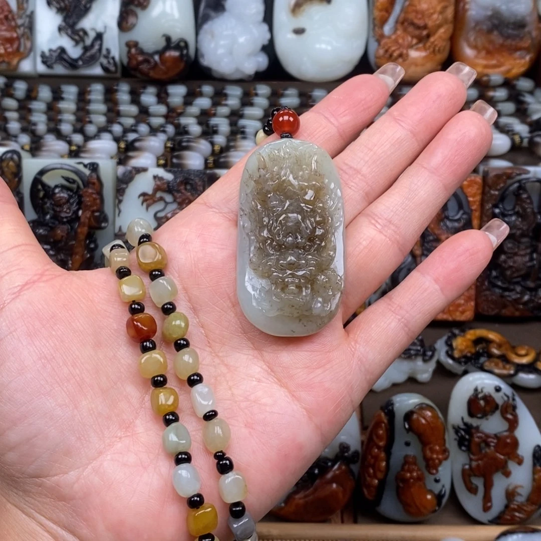 颈饰未镶嵌和田玉