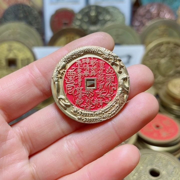 铜现代工艺珐琅彩山鬼