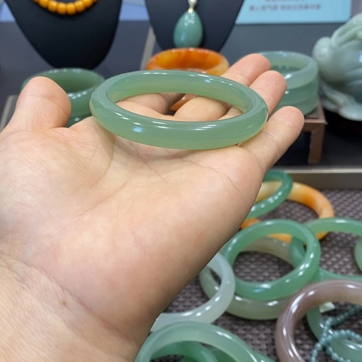 雪***玛瑙/玉髓未镶嵌珠宝半成品