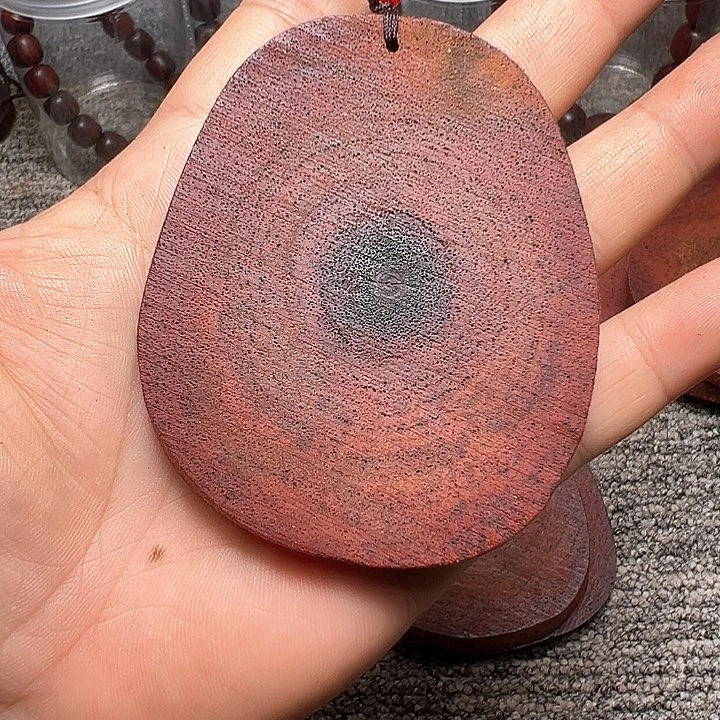 藤类降真香随形8.5左右绿油牛肉干精品高货发其一