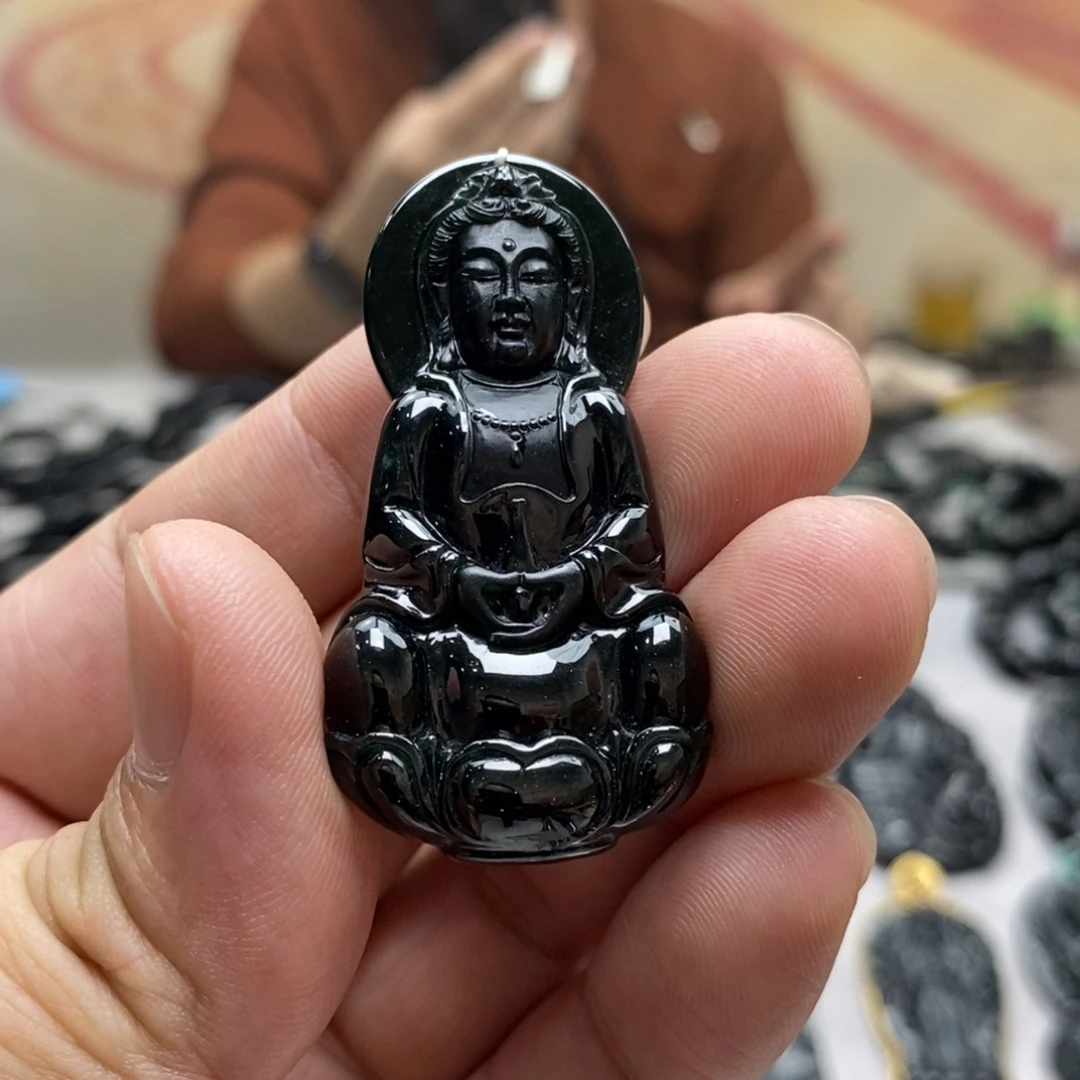 翡翠未镶嵌颈饰观音