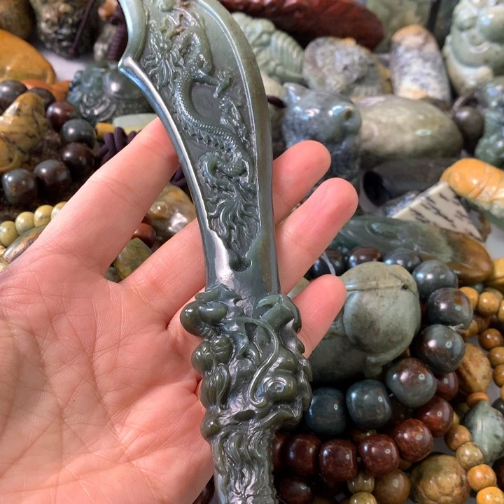 未镶嵌岫岩河磨玉（透闪石质玉）挂件