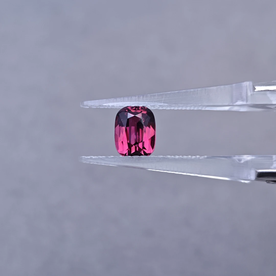 S 石榴石-2.2ct（01046316）0508