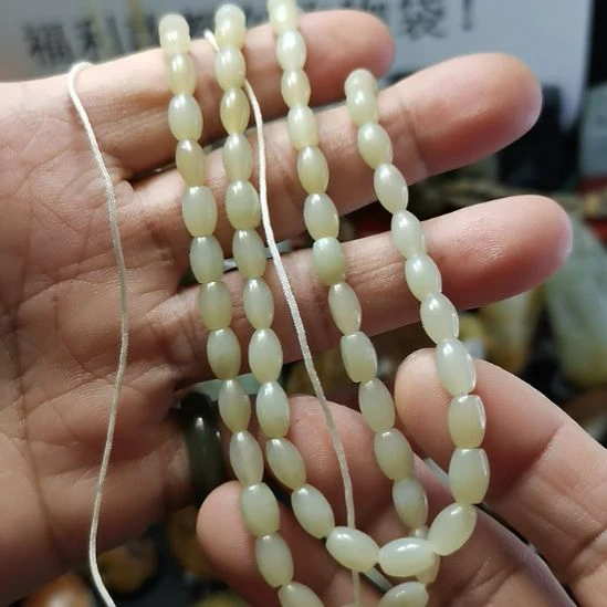 和田玉未镶嵌颈饰米粒珠