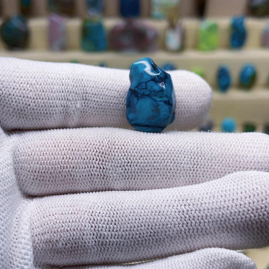 绿松石未镶嵌颈饰