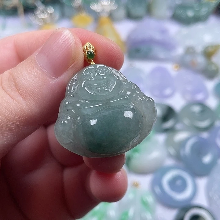 翡翠未镶嵌颈饰佛公