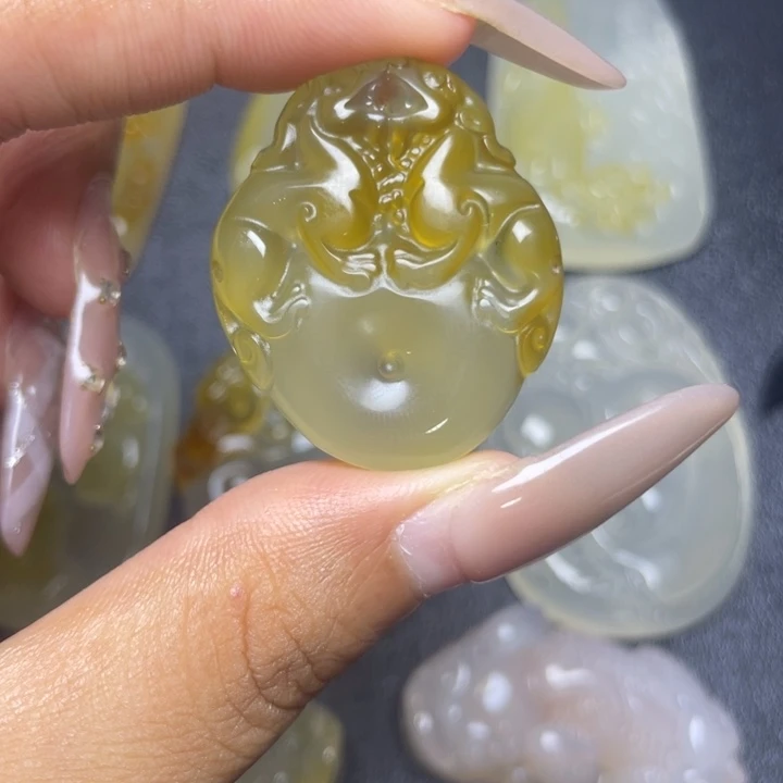 玛瑙/玉髓颈饰未镶嵌