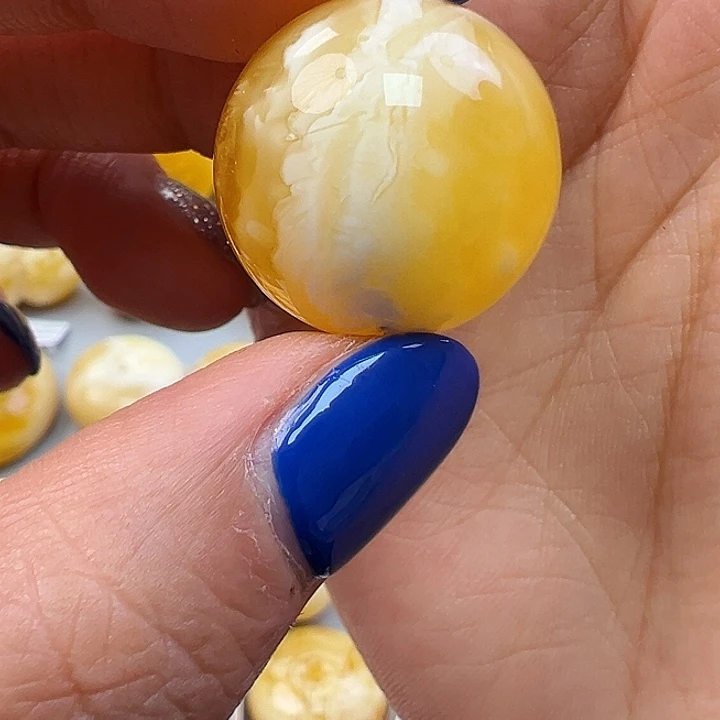 蜜蜡未镶嵌珠宝奇石