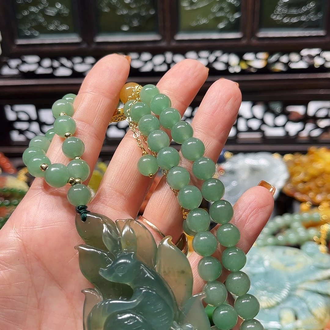未镶嵌蛇纹石玉吊坠