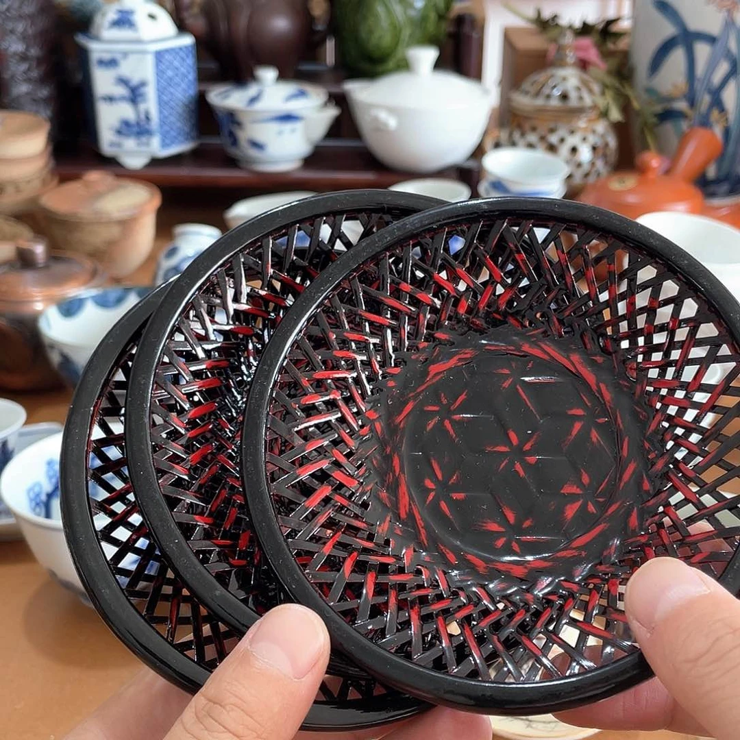 鱼***瓷片三个杯托好看的哦