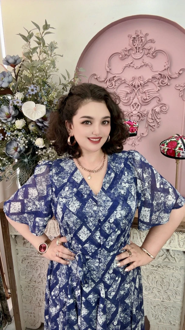 轻职风中袖印花商务风建筑连衣裙法式蓝色cleanfit风