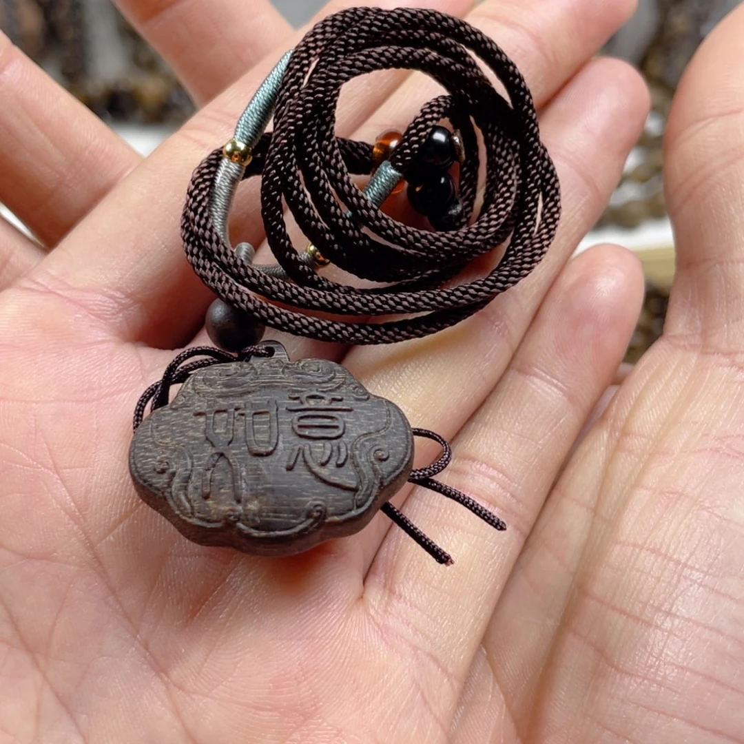 沉香木手串若**见越南芽庄老白棋玉化老料