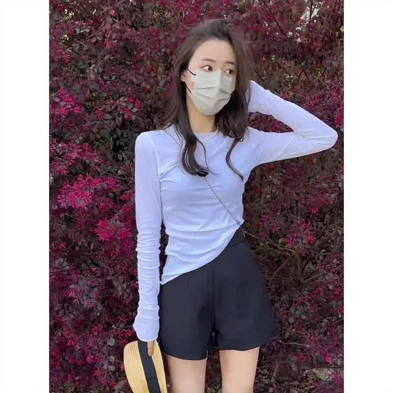 时尚洋气显瘦圆领长袖T恤女秋季薄款打底衫百搭修身白色高腰上衣