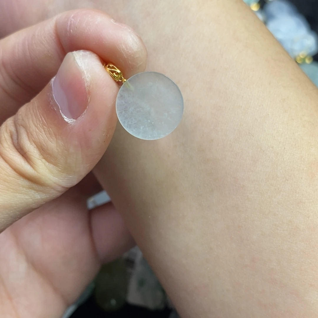 翡翠18K金镶嵌颈饰无事牌