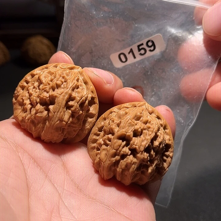 文玩核桃把件40三角白