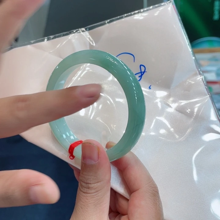 翡翠手镯未镶嵌买断