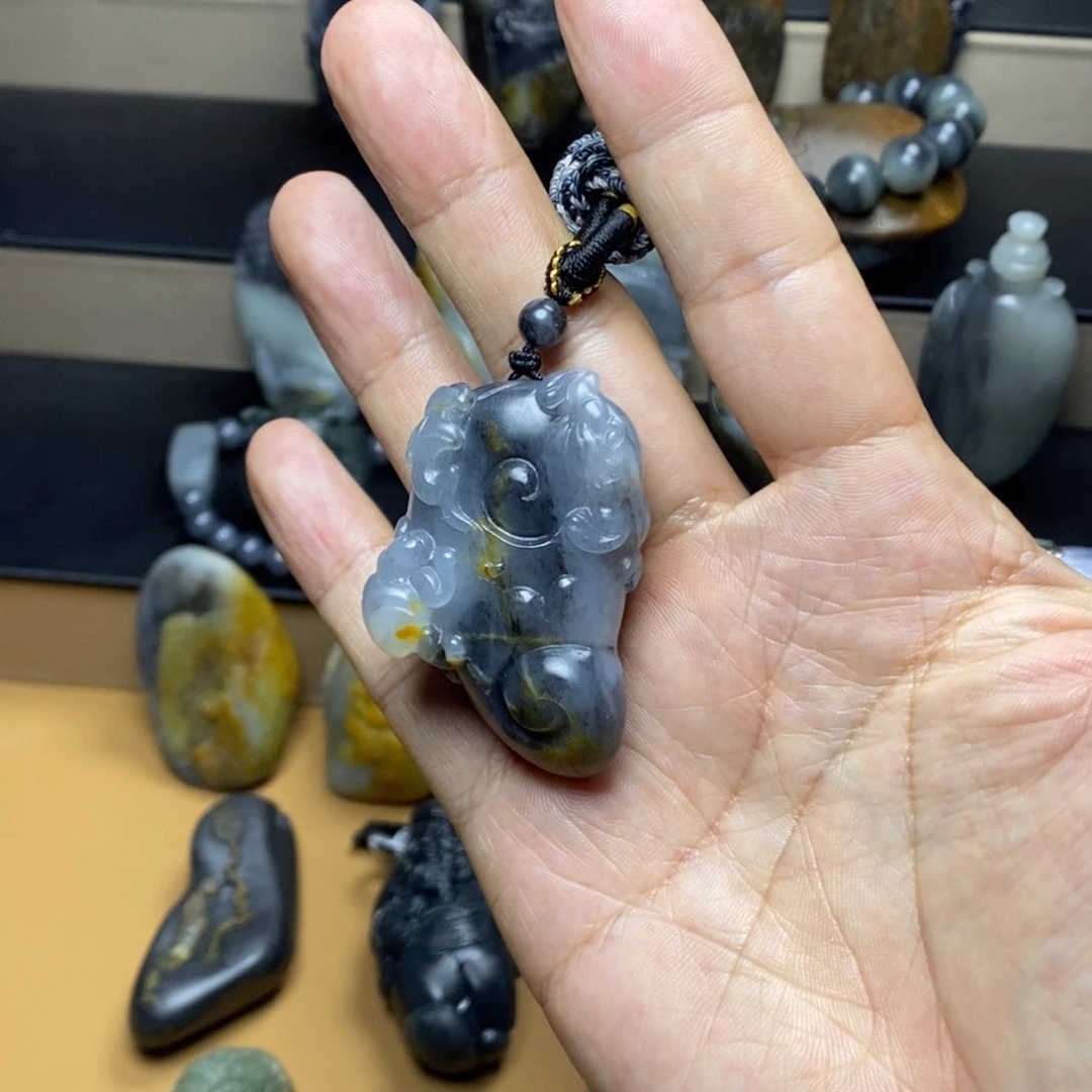 颈饰未镶嵌和田玉