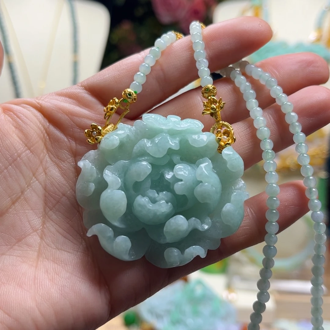 翡翠颈饰未镶嵌天然翡翠