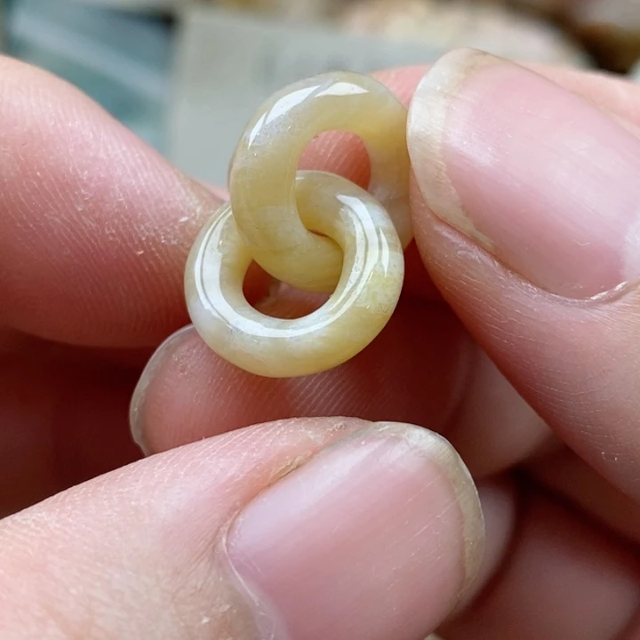 硅化珊瑚（珊瑚玉）未镶嵌颈饰小