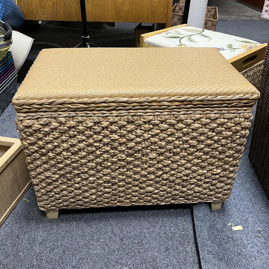 1293号水仙藤编制收纳凳50*30*30（有瑕疵介意勿拍）