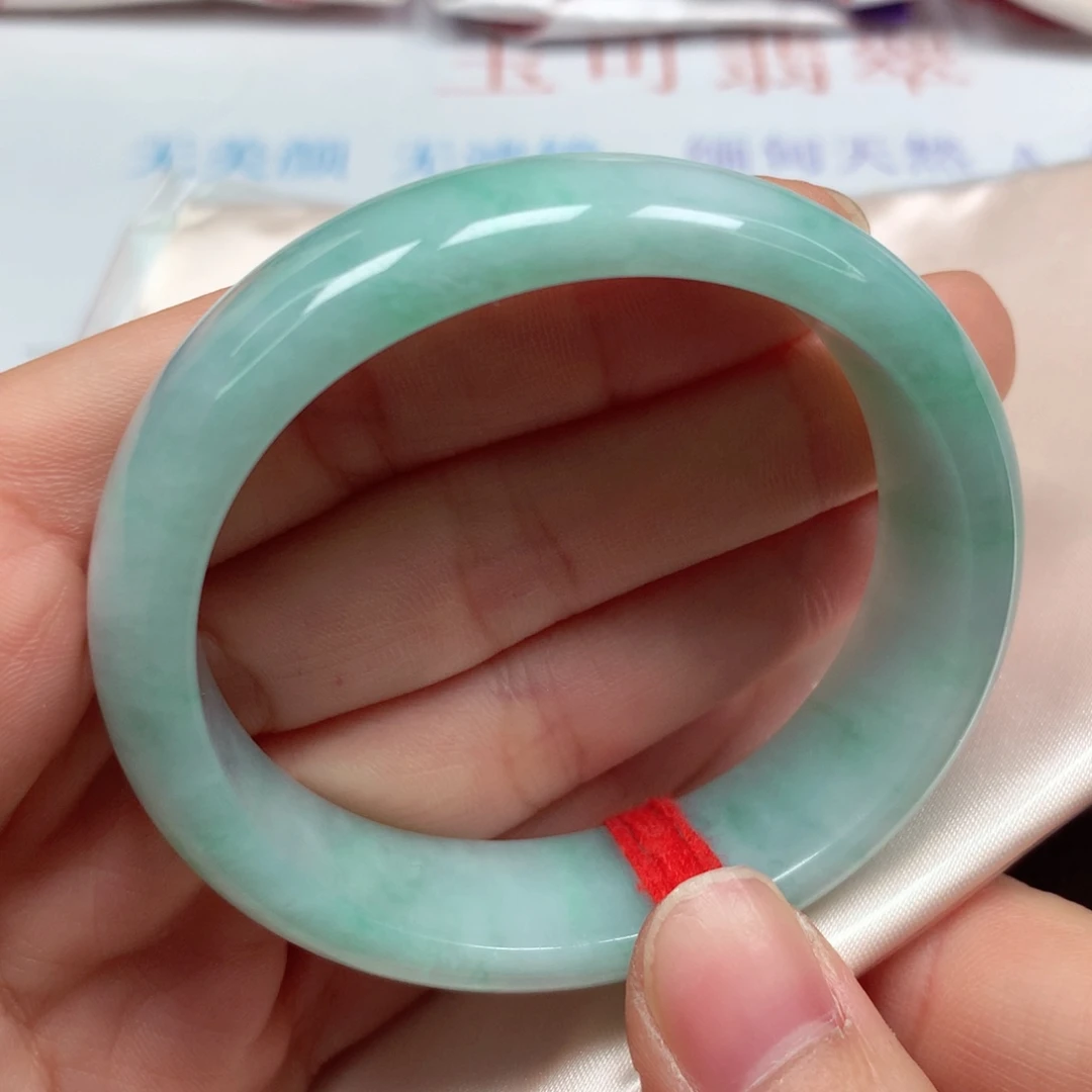 翡翠未镶嵌手镯果绿底53轮胎镯