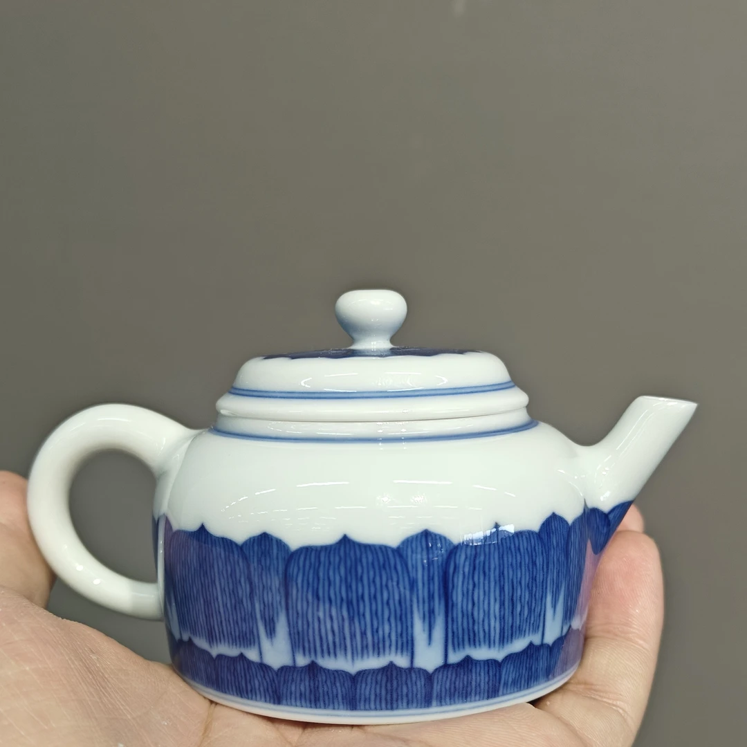 妙色 青花佛莲壶