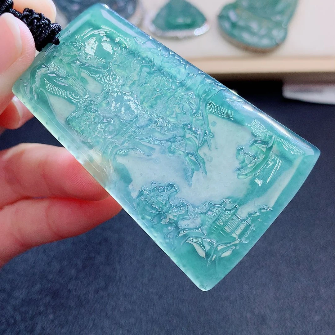 翡翠颈饰未镶嵌翡翠