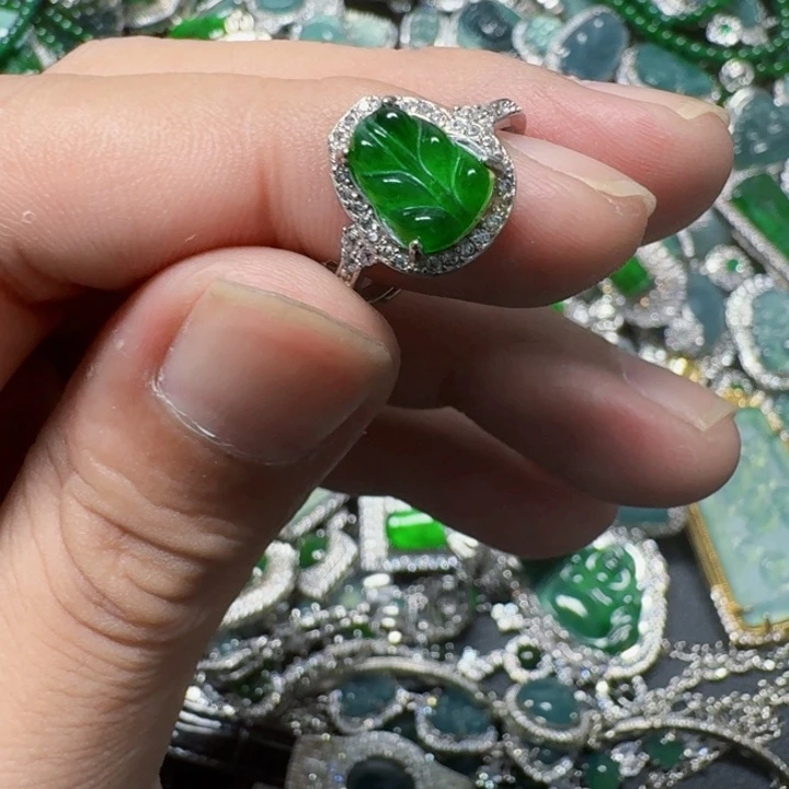 翡翠未镶嵌颈饰天然A货翡翠放漏