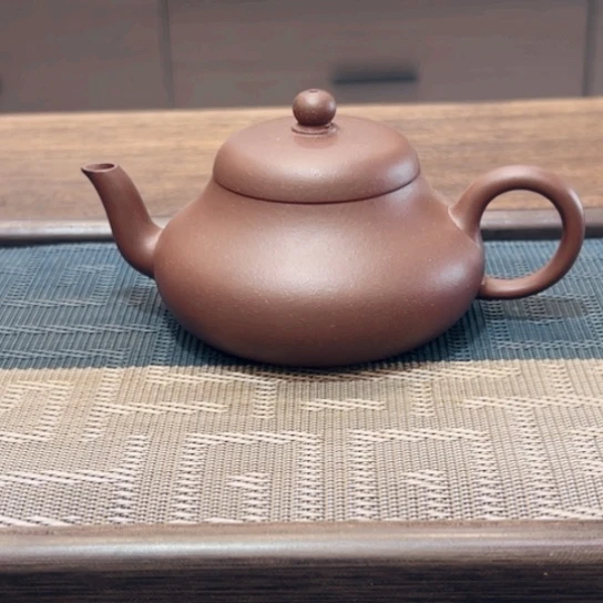 茶壶紫砂黄龙山原矿底槽清瑕（160 cc）