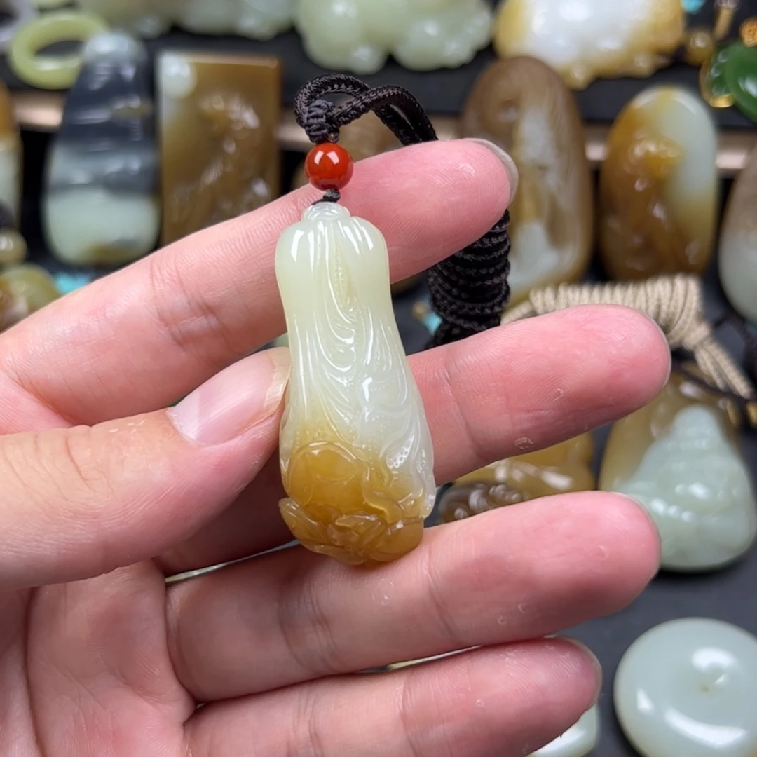 和田玉（糖玉）未镶嵌颈饰