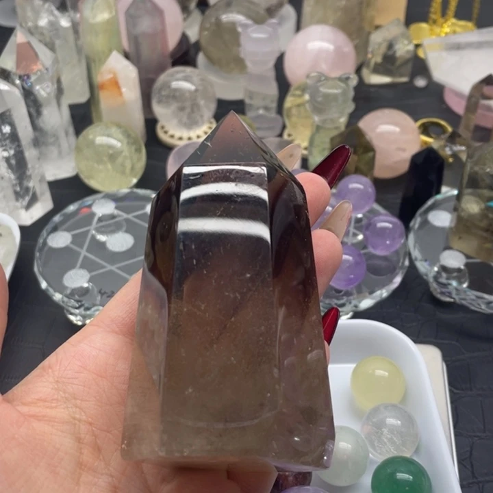 水晶11未镶嵌阿****?天然水晶