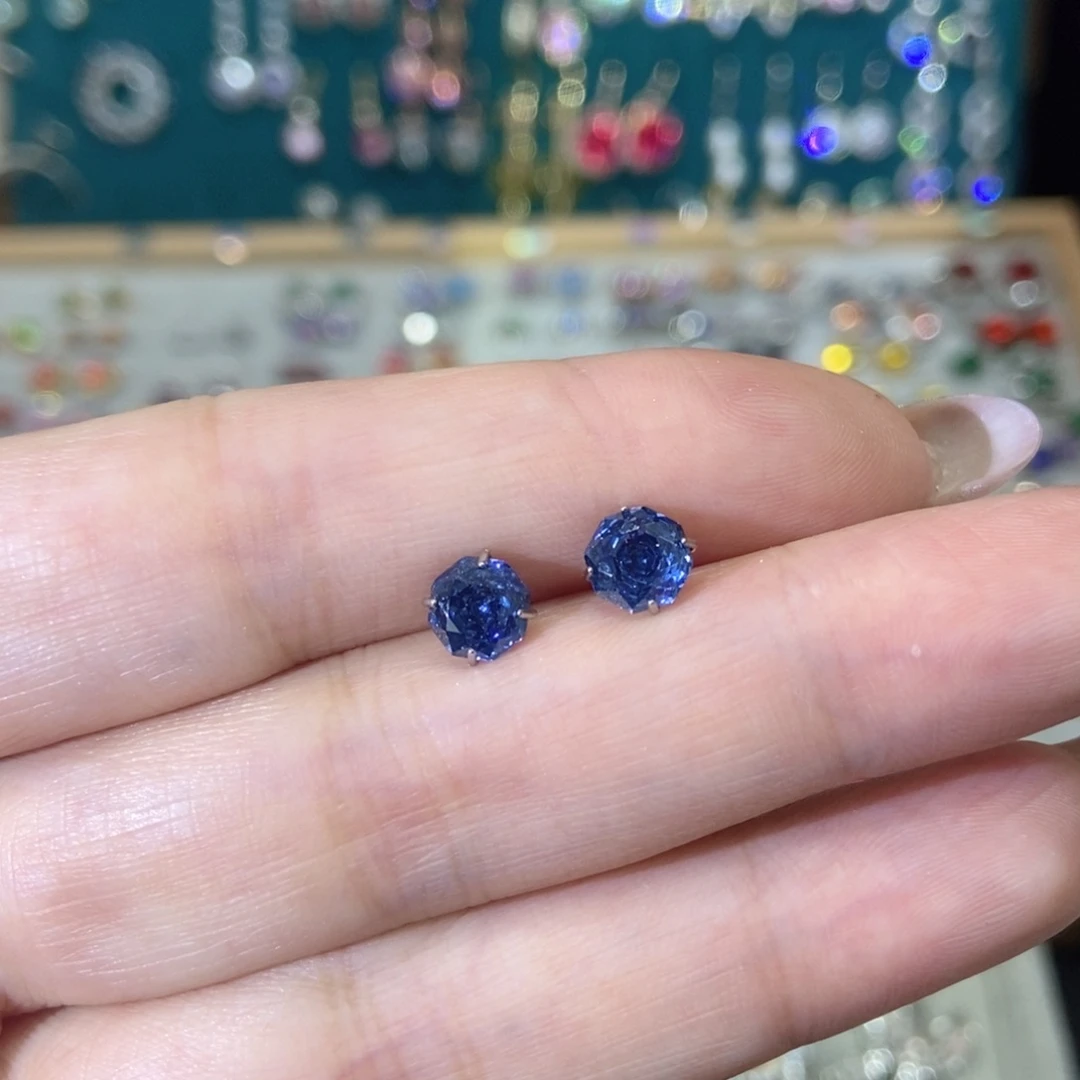 6锆石（处理）耳钉