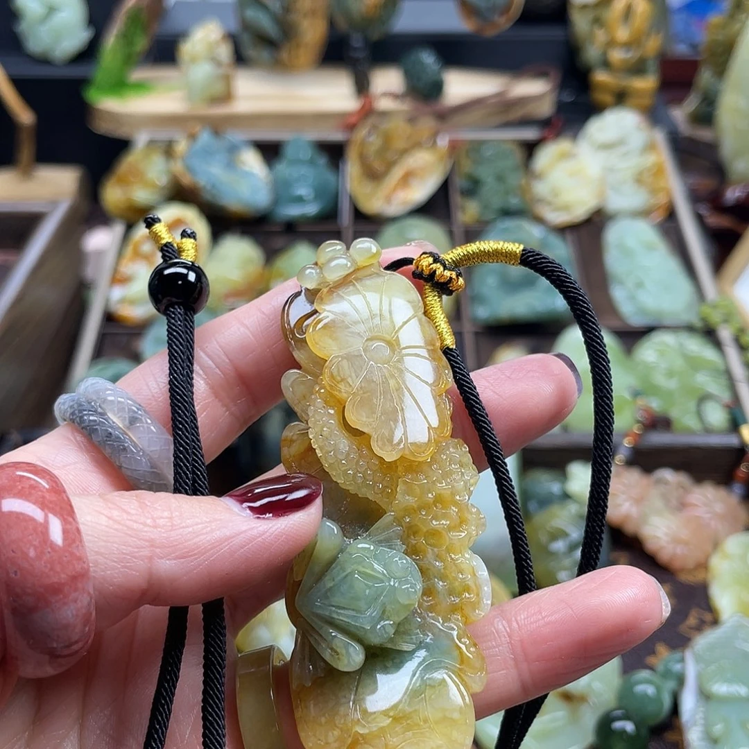 蛇纹石玉颈饰未镶嵌?*乐花玉原皮呱呱